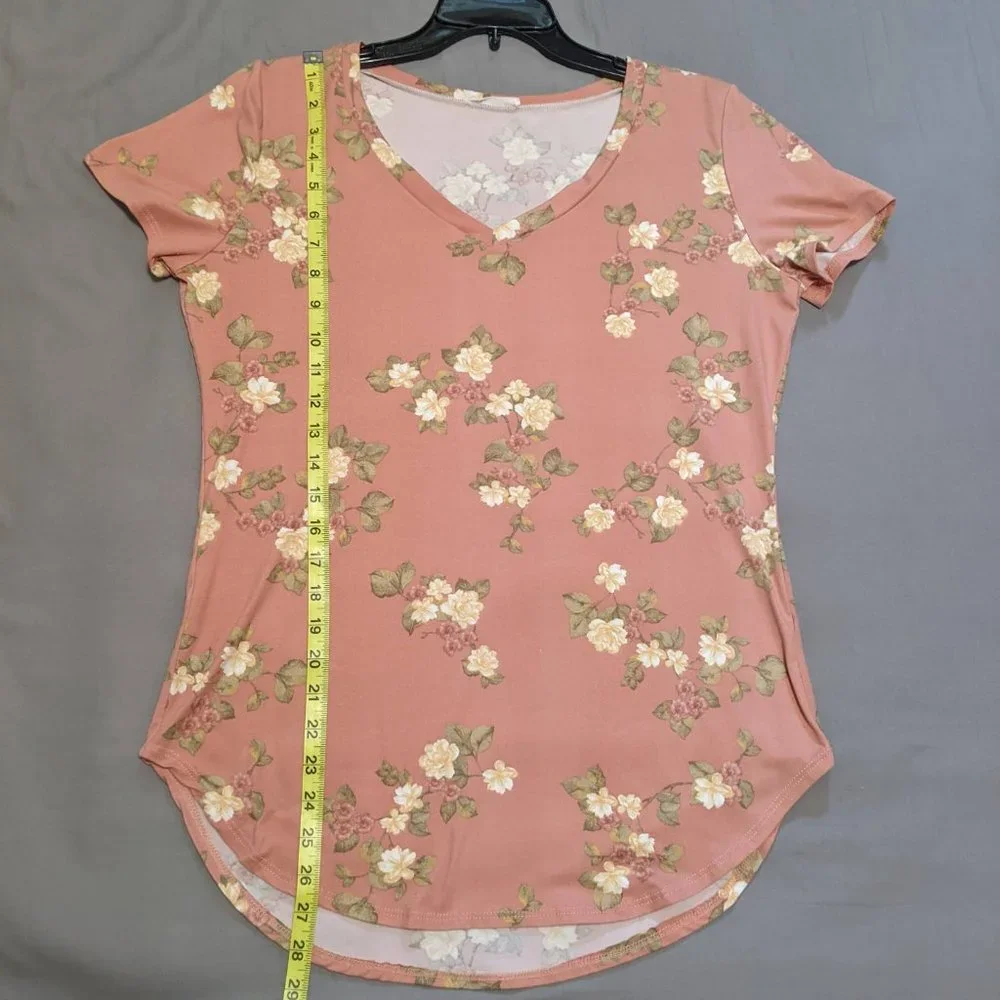 Reb & J. 220 Dusty Pink V-Neck Floral Blouse Size Medium Soft Short Sleeve - Picture 3 of 7